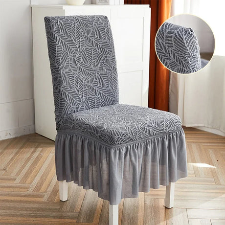 Housse de chaise avec jupe en dentelle gris